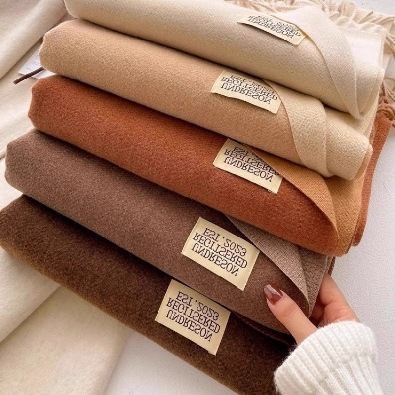 Luxurious And Comfortable Cashmere Scarf Designed for Women, Featuring a High-End Korean Style Perfect for Winter. This Versatile Camel-Colored Accessory Is Double-Sided And Makes a Great Gift for Mothers, Providing Warmth Around The Neck