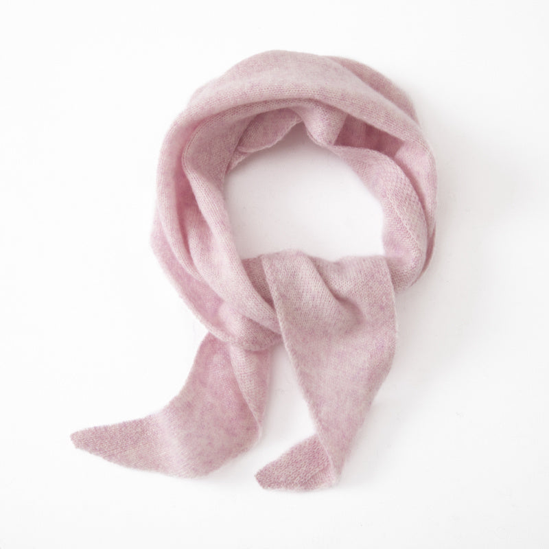 A Cashmere Triangle Scarf That Exudes Elegance And Style, Perfect for Winter Warmth. Suitable for The Office, Parties, And Everyday Outings, It Serves As a Fashionable Accessory with Breathable Fabric