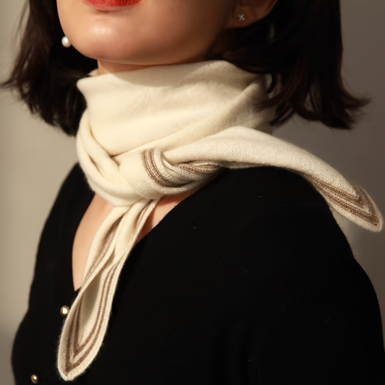 Lightweight Cashmere High-Quality Color Triangular Scarf, Ultra-Soft Shawl, Two-In-One Triangular Neck Scarf for Warmth And Neck Protection, Skin-Friendly