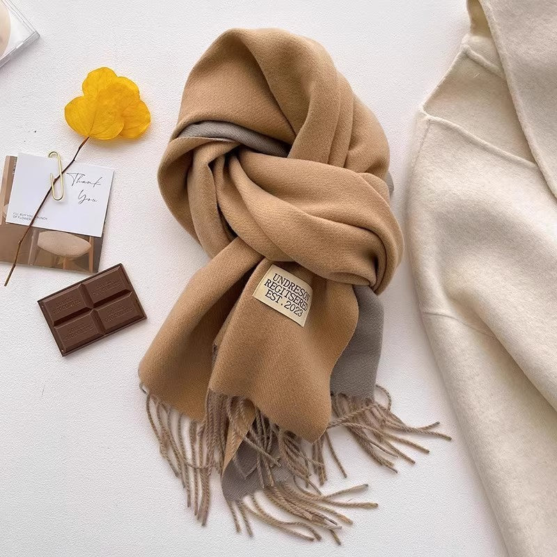 Luxurious And Comfortable Cashmere Scarf Designed for Women, Featuring a High-End Korean Style Perfect for Winter. This Versatile Camel-Colored Accessory Is Double-Sided And Makes a Great Gift for Mothers, Providing Warmth Around The Neck