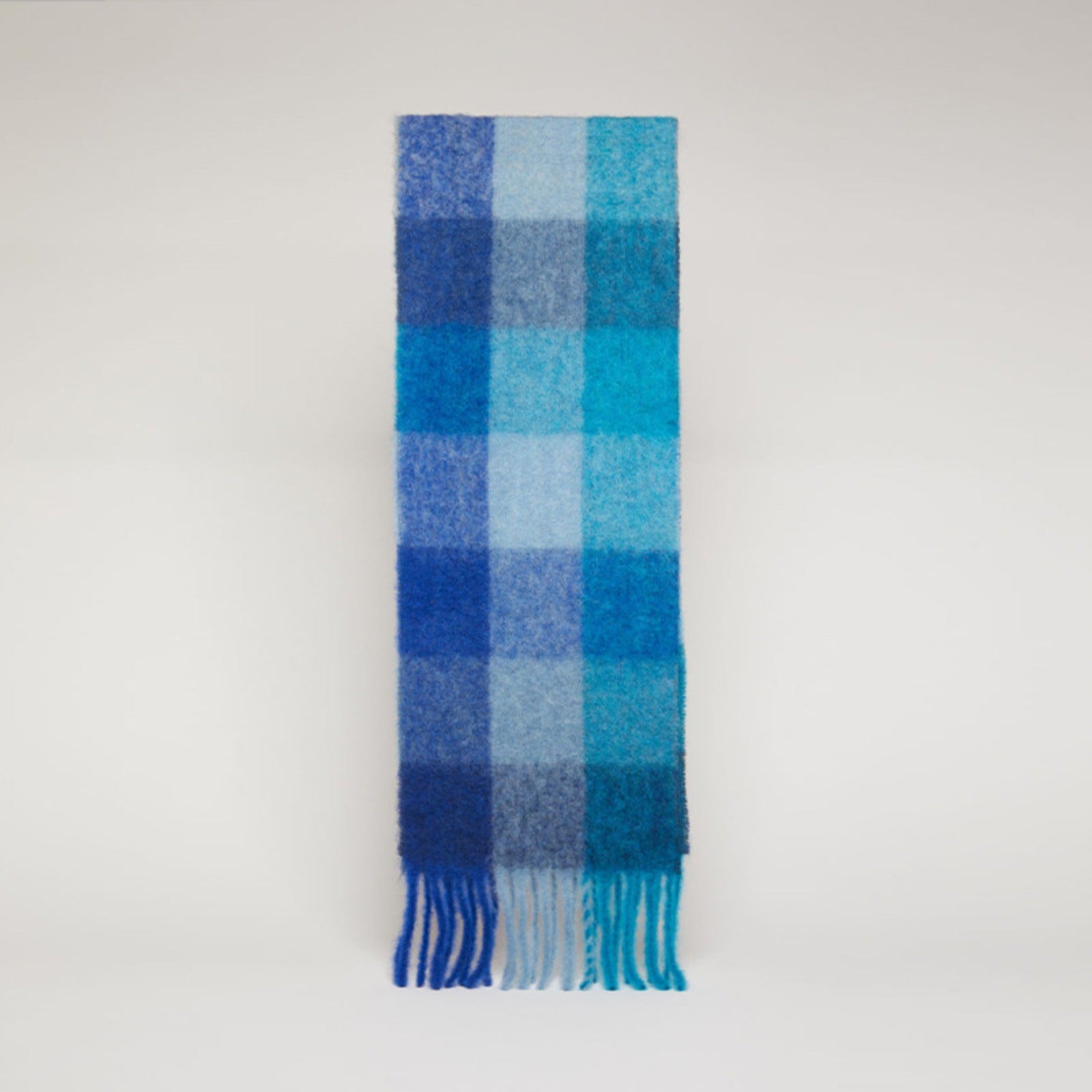 A Versatile Scarf for Women Featuring a Rainbow Plaid Design, Suitable for Autumn And Winter, That Can Be Used As a Shawl Or Neck Warmer, Providing Warmth And Thickness