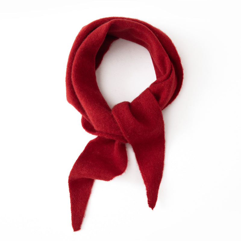 A Cashmere Triangle Scarf That Exudes Elegance And Style, Perfect for Winter Warmth. Suitable for The Office, Parties, And Everyday Outings, It Serves As a Fashionable Accessory with Breathable Fabric